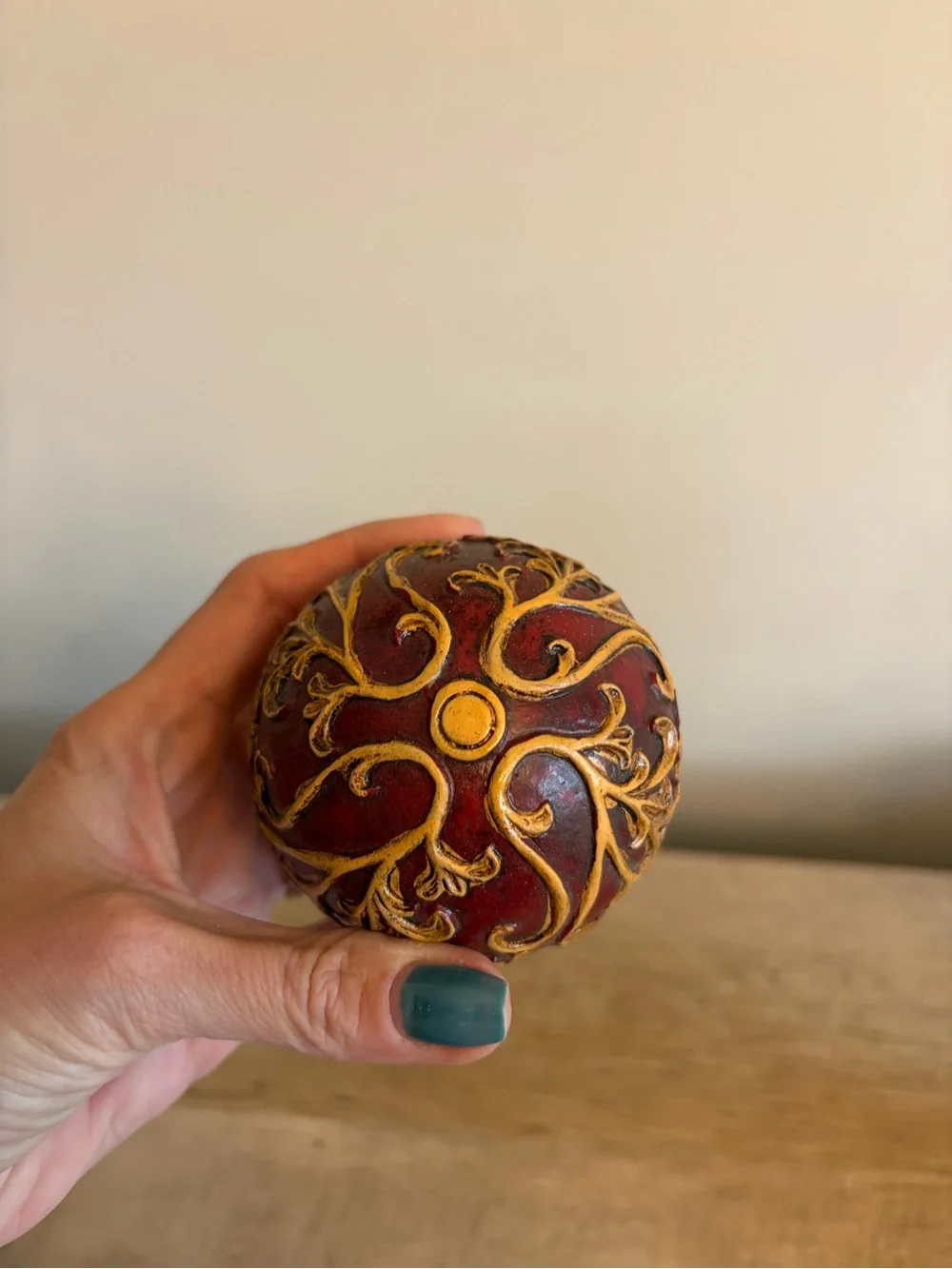 Vintage Style Ornate Decorative Resin Ball Orb Burgundy Cream Deco Sphere Filler